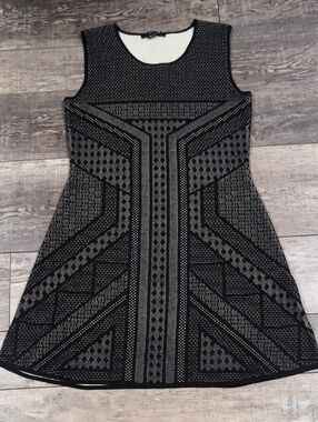 Vertigo Sleeveless Black and Gray Geometric Knit Bandage Dress